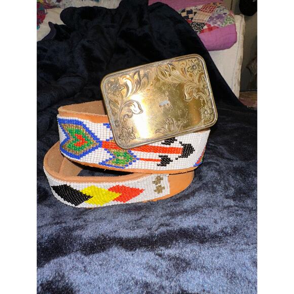 VINTAGE NATIVE BEADED BELT ON LEATHER W/ BRASS BUCKLE - Picture 9 of 9